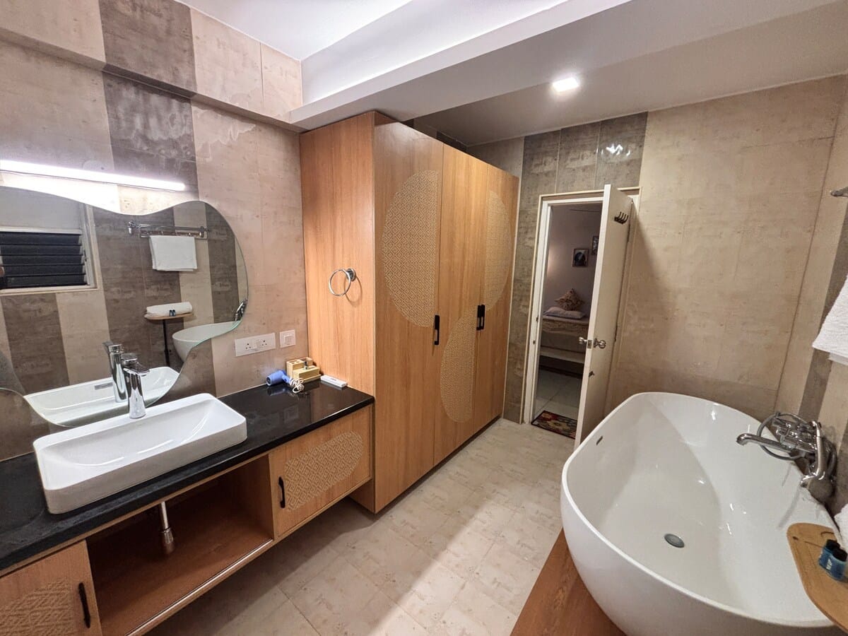 Listing room photo 9